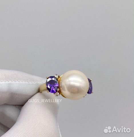 Серьги и кольцо с жемчугом с бриллиантами Серьги и кольцо с жемчугом с бриллиантами