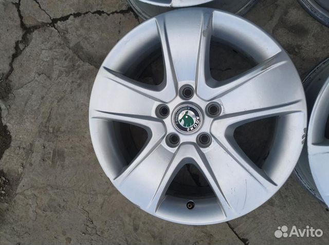 Диски бу оригинал R16 P на Skoda Диски бу оригинал R16 P на Skoda