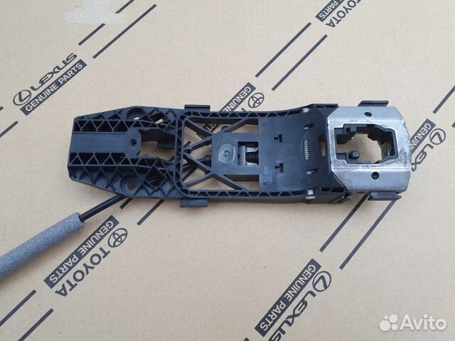 Кронштейн ручки двери передний левый Volkswagen