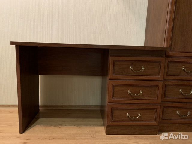 Письменный стол Письменный стол