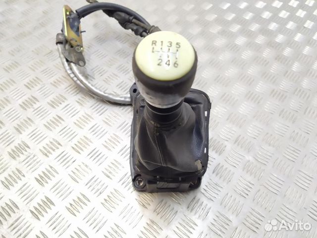 Кулиса Toyota Avensis T25 2003-2006 Кулиса Toyota Avensis T25 2003-2006