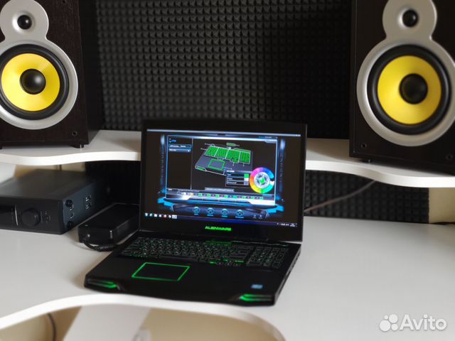 Игровой компьютер Dell Alienware M17R4