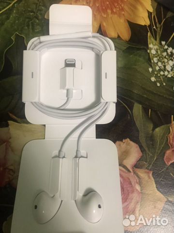 Наушники EarPods с разъёмом Lightning Наушники EarPods с разъёмом Lightning