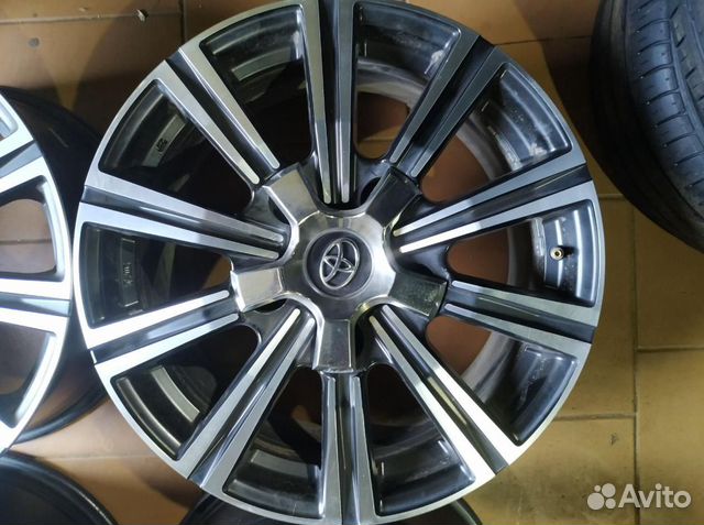 Диски бу литые R18 P на Toyota Land Cruiser 200
