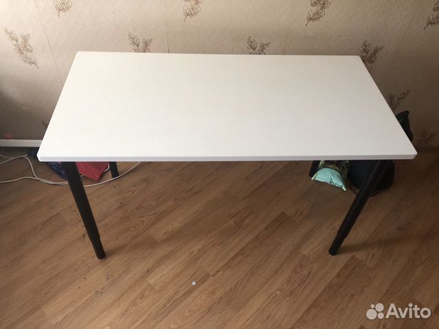 Стол письменный с регулировкой ножек