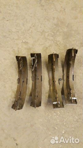 Тормозные колодки задние,новые,на Тойота Спасио 1