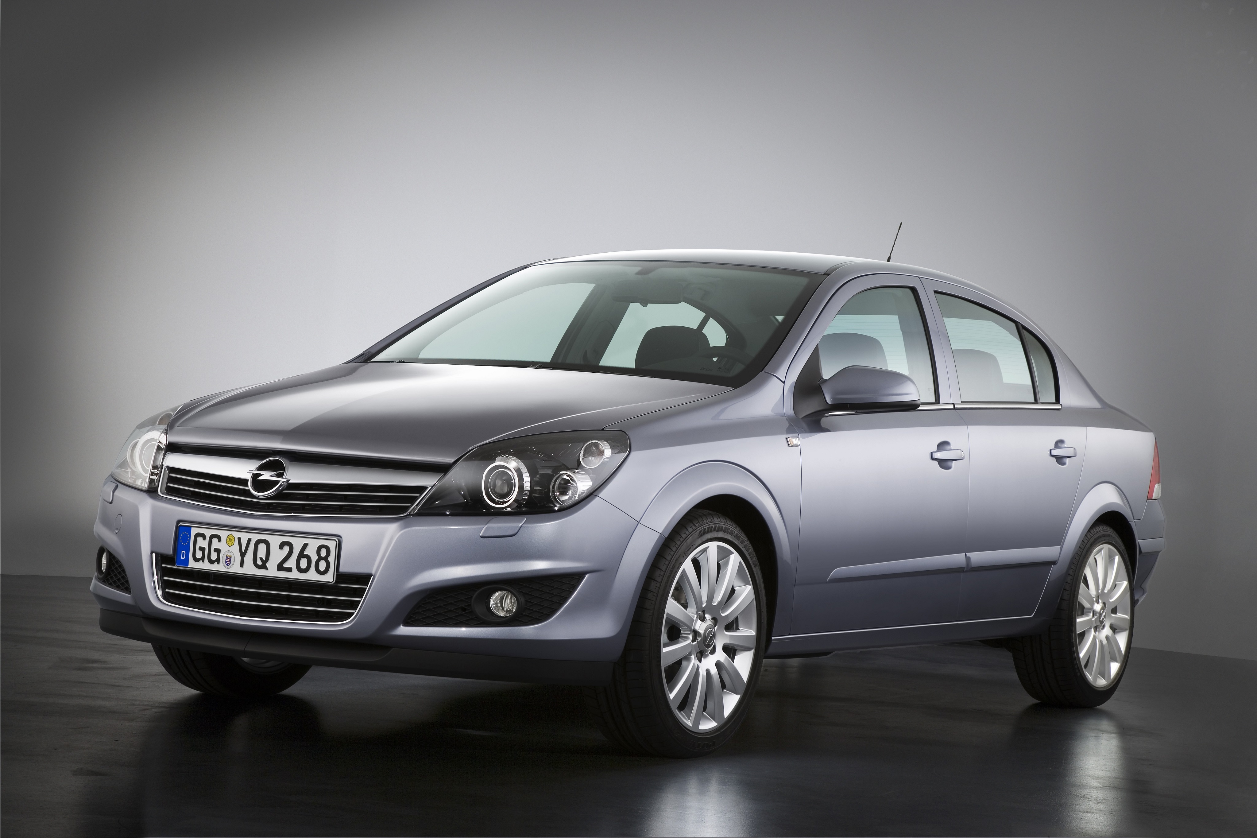 Б у авто опели. Opel Astra h 2007 седан. Opel Astra h 2007 1.8. Opel Astra 2007 седан. Opel Astra h 1.6 седан 2011.