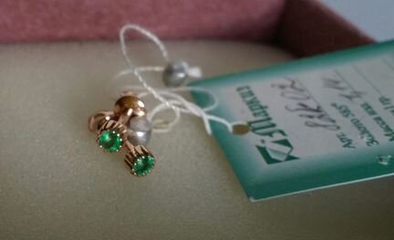 Серьги новые изумрудные