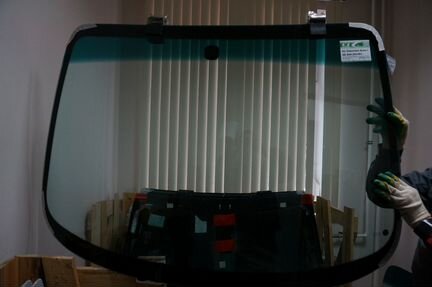 Лобовое стекло Chevrolet Aveo 03 (Шевроле Авео)