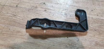 Кронштейн заднего бампера правый Opel Astra J 201