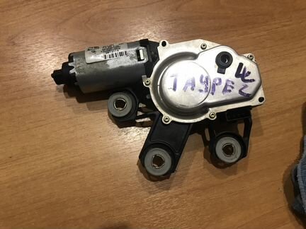 Моторчик стеклоочистителя Туарег VW 7L0955712A