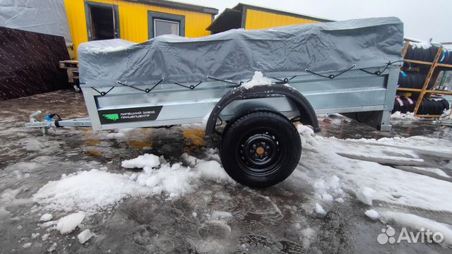 Универсальный легковой прицеп с тентом