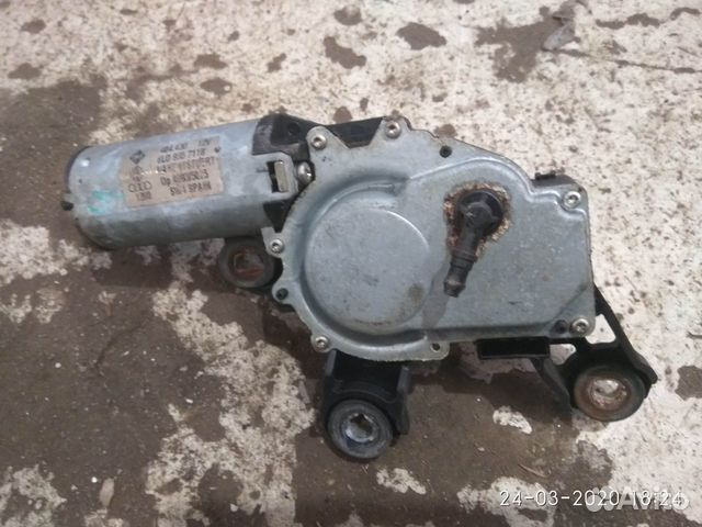 Моторчик заднего дворника на Ауди Олроад 2002 года