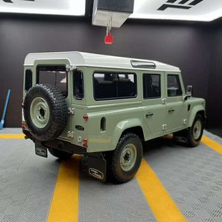 Almost real Land Rover Defender 110 1:18