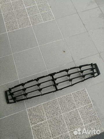 Решетка переднего бампера Renault Modus (04)