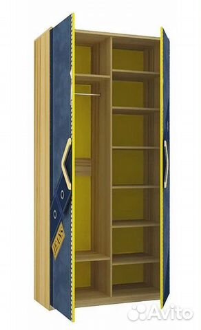 Детская кровать и шкаф