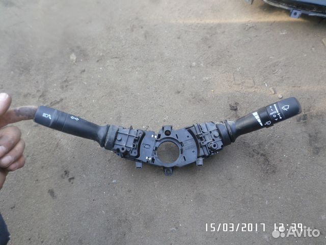 Переключатель поворотов. Renault Logan 2.2017г