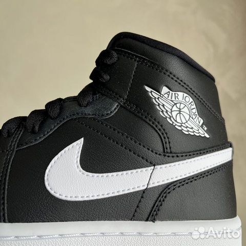 Air Jordan 1 Mid Black / White Retro high og