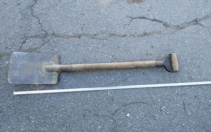 Качественная лопата с ручкой из СССР