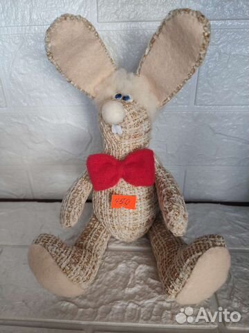 Заяц, игрушки разные