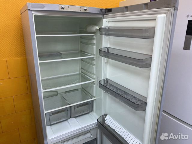 Холодильник бу Ariston на гарантии