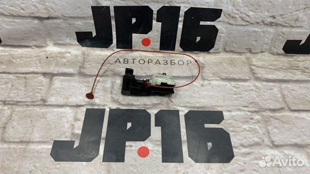 Замок лючка бензобака задний Mercedes-Benz