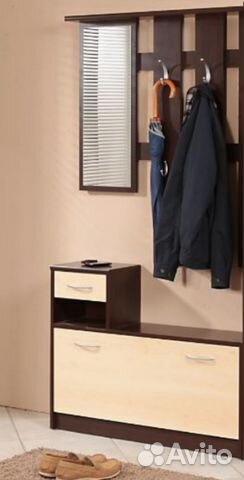 Вешалка с зеркалом и полкой для шляп