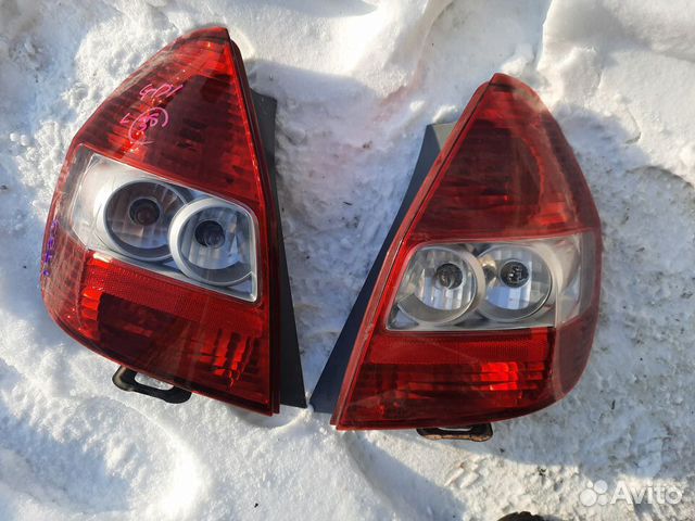 Фонарь стоп-сигнал Honda Fit GD1 GD2 GD3 2002 2004