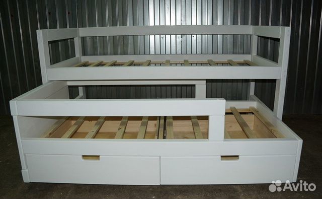 Выдвижная кровать Матрёшка белая