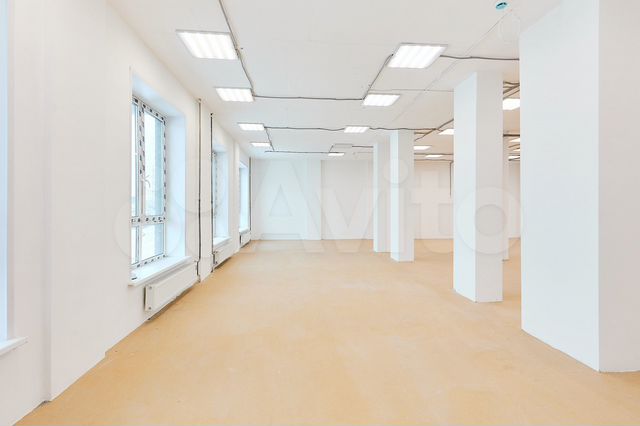 Свободного назначения,ул. Т.Чаркова 28, 350 м²