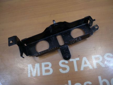 Кронштейн радиатора наружняя часть Mercedes W463 М