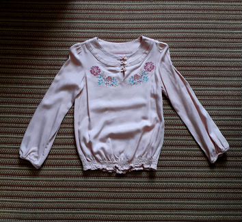 Блузка с вышивкой р.110-116