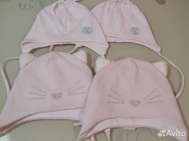 Шапки для девочки (для двойни)