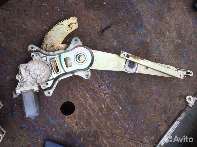 Передний левый стеклоподъемник Chery Tiggo