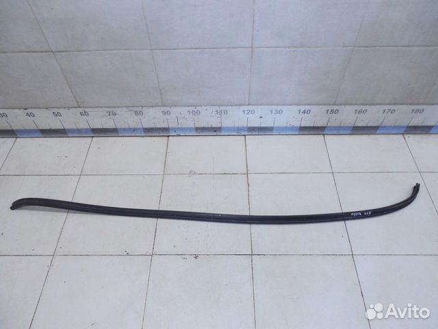 Уплотнитель капота Solaris 2010-2017