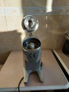 Соковыжималка для цитрусовых и гранат