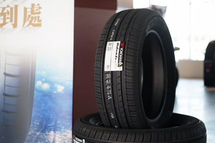 Yokohama BLUEARTH-ES ES32 205/60 R16