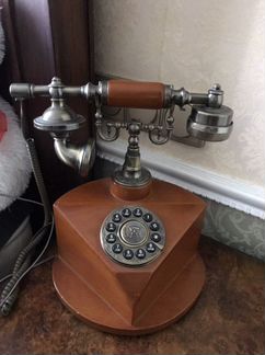 Телефон старинный