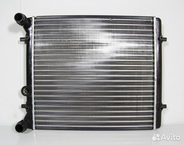 Радиатор охлаждения двигателя Volkswagen Golf 4 1J