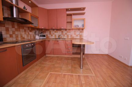 4-к. квартира, 135 м², 2/5 эт.