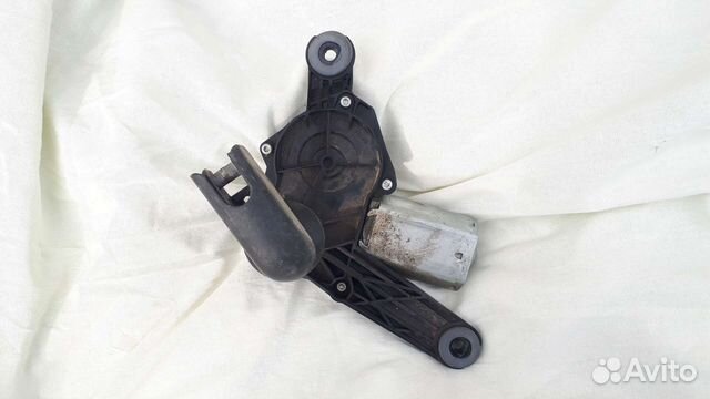 Мотор стеклоочистителя с кронштейном Peugeot 206