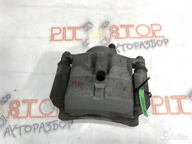 Суппорт передний левый Toyota prius ZVW30 2009-20