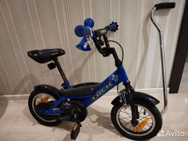 Детский велосипед с родительской ручкой trek Jet 1