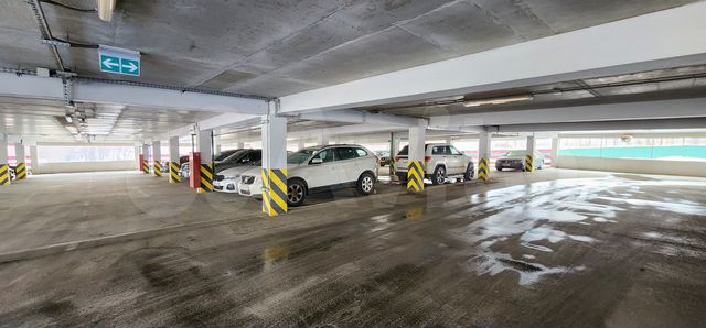 Машиноместо, 12 м²