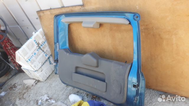 Задняя дверь