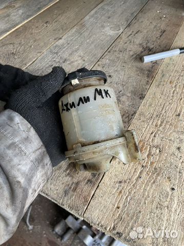 Бачок гура Geely MK