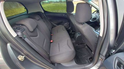 Peugeot 308, 2011