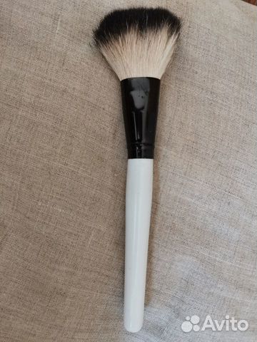 Кисть для макияжа