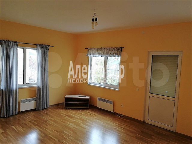 4-к. квартира, 131 м², 2/2 эт.