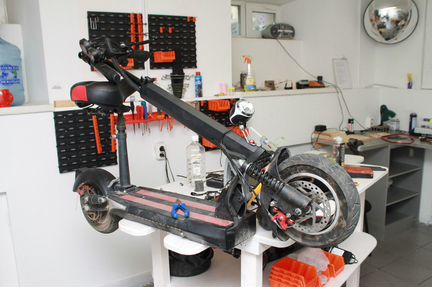 Ремонт электросамокатов и гироскутеров